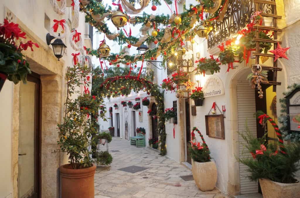 locorotondo, puglia, christmas