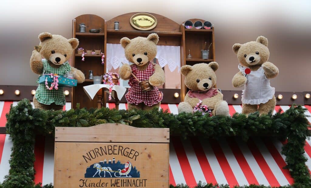 bear, dolls, puppet theatre