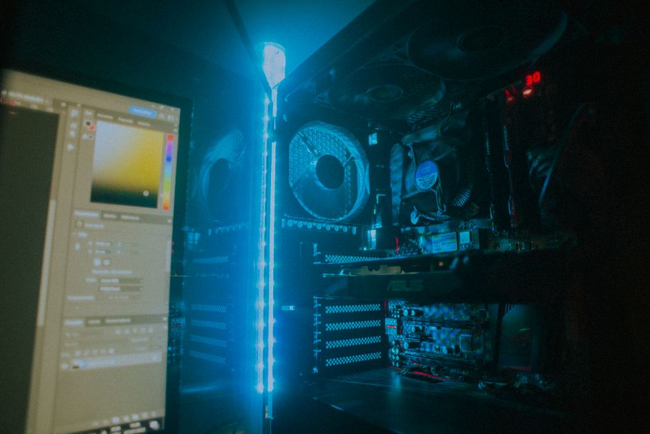 Asus PG32UCDM vs Alienware AW3225QF