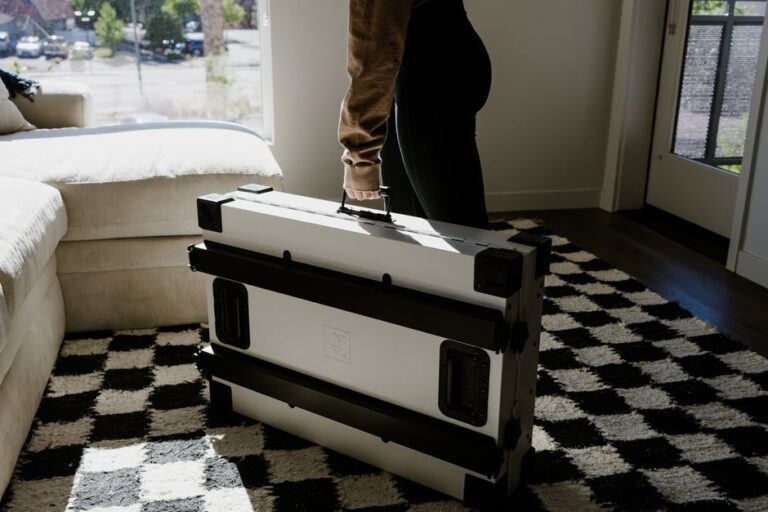 Carl Friedrik vs Rimowa