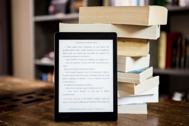 Kindle Colorsoft vs Kobo Libra Colour