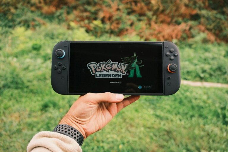 Nintendo Switch 2 vs Steam Deck OLED