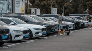 best luxury 3-row EV