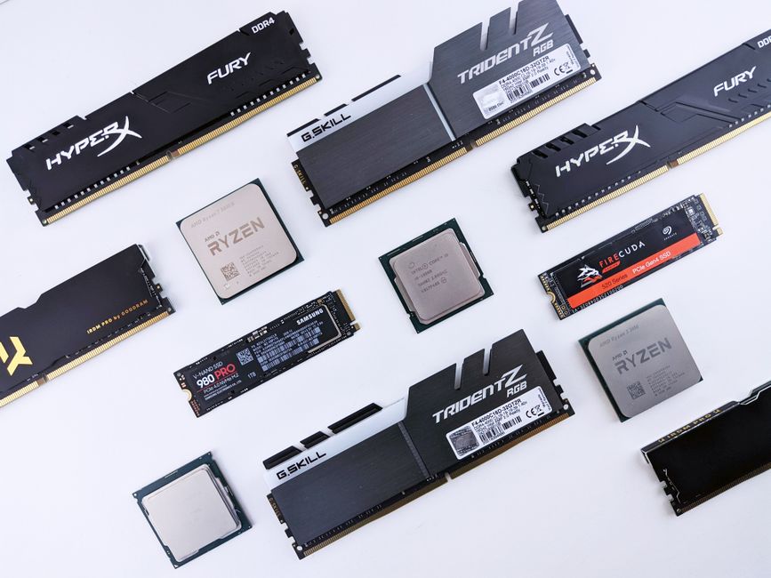 Samsung 9100 Pro vs Crucial T705