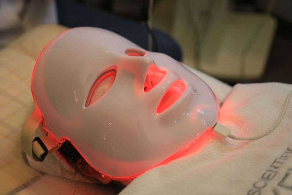 Omnilux Contour vs CurrentBody Skin Series 2