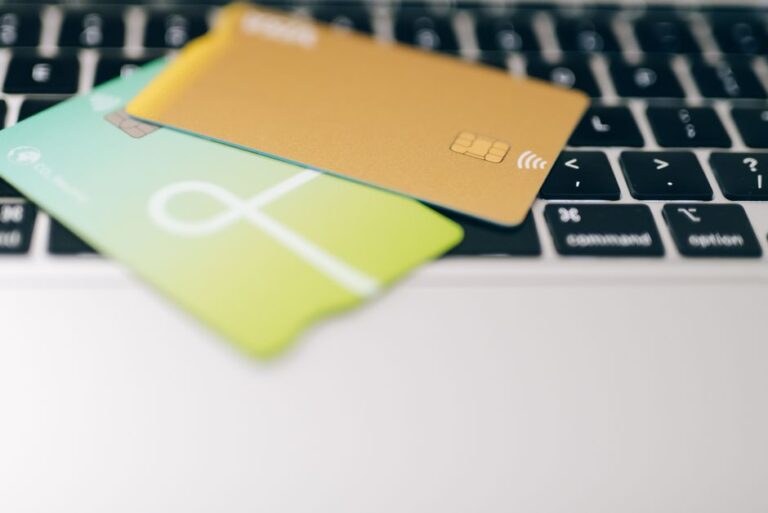 Bilt Palladium vs Robinhood Gold Card