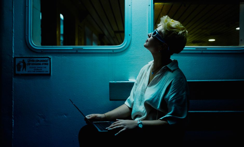 jet lag light therapy glasses