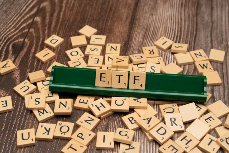 Bitcoin vs Ether ETFs 2026