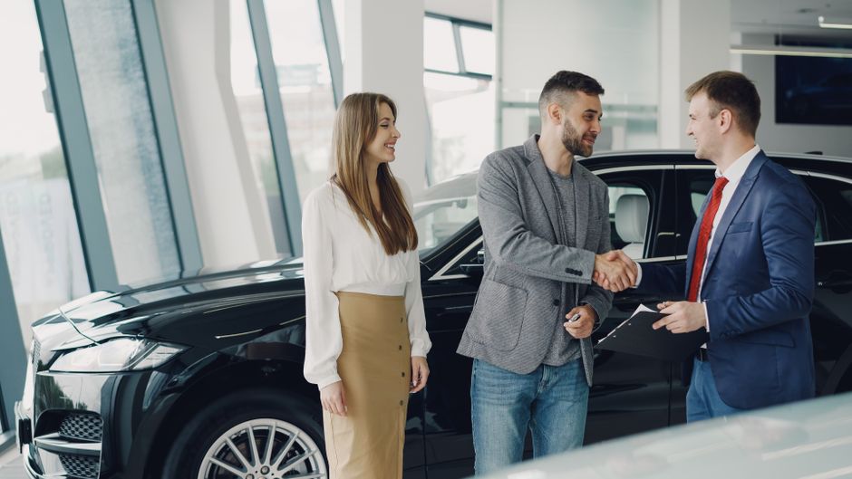car leasing vs buying 2026