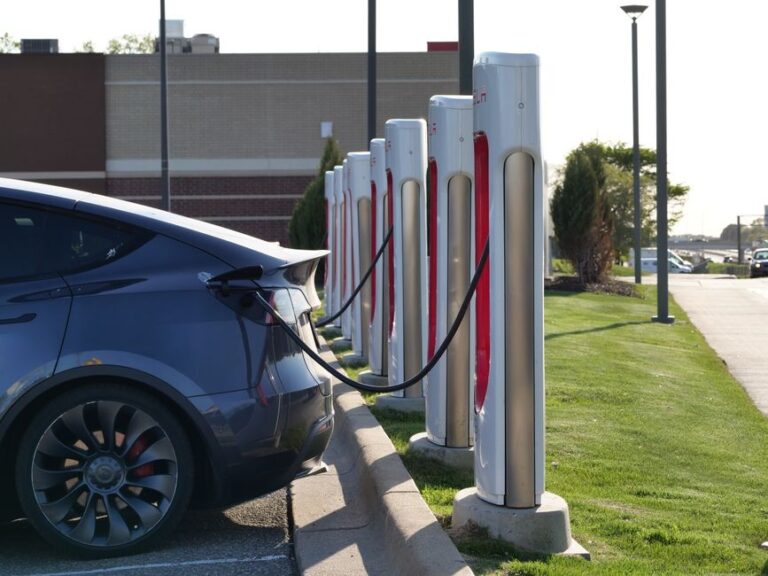 Best Public EV Charging Networks 2026